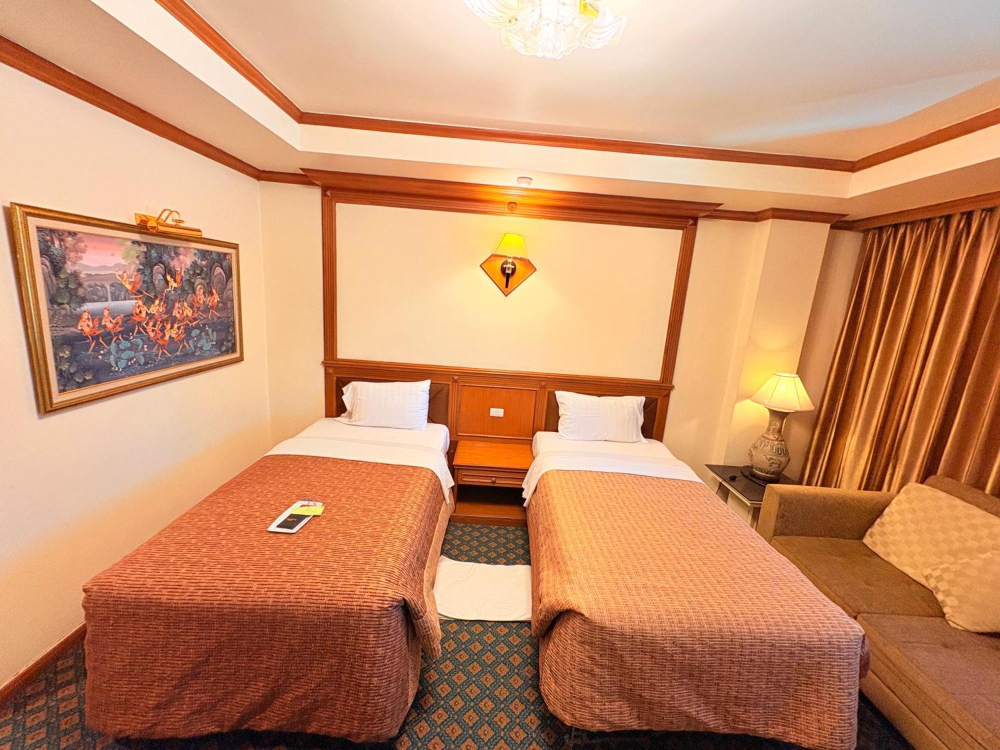 Taksilahotel Maha Sarakham Exterior photo
