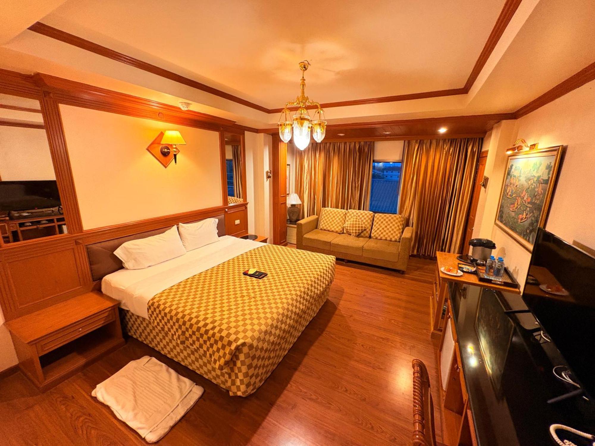 Taksilahotel Maha Sarakham Exterior photo